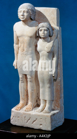 Statue von Memi und Sabu, 26. - 25. Jahrhundert v. Chr.. Artist: Unbekannt Stockfoto