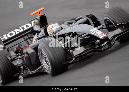 Christian Klien AUT auf seiner Honda Racing RA107 Rennwagen auf der Rennstrecke am Circuit de Catalunya in der Nähe von Barcelona Stockfoto