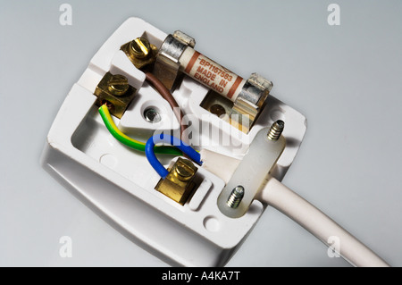 Closeup 13 Amp britischen Netz 3 drei Pin Stecker oben zeigt die Verdrahtung Stockfoto