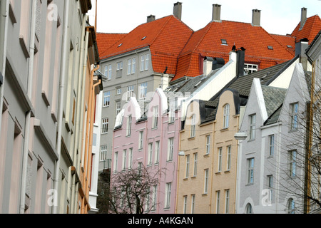 Eine Reihe von bunten Häusern in Bergen Norwegen. Stockfoto