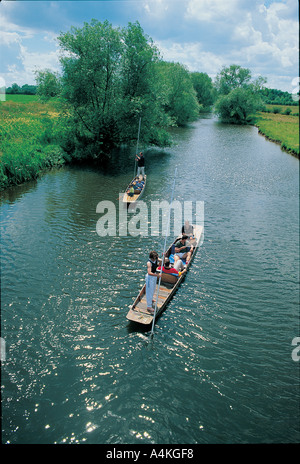 Bootfahren auf der Themse in der Nähe von Oxford Stockfoto