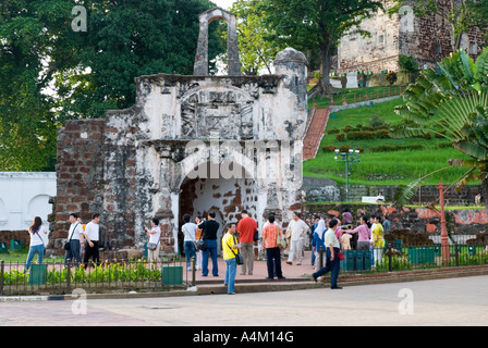 Die portugiesische Festung A Famosa Porta de Santiago Malacca Stockfoto