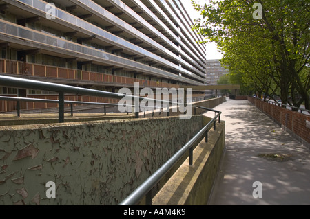 Wohnsiedlung in Elephant Burg South London England UK Stockfoto