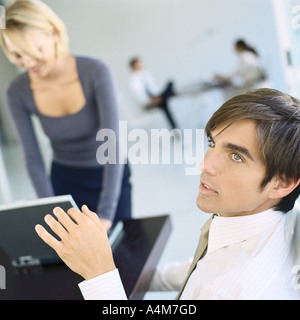 Geschäftsleute im Büro Stockfoto