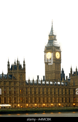 Big Ben und den Houses of Parliament, die nach dem Schnee fallen in London. Stockfoto