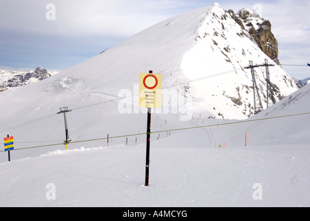 Ein "geschlossenen" Zeichen auf den Skipisten des Mount Titlis in den Schweizer Alpen. Stockfoto