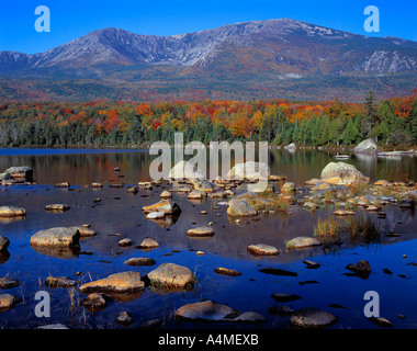 Hamlin Peak Sandy Stream Teich Flanken des Mount Katahdin Herbst Farbe Baxter State Park Stockfoto