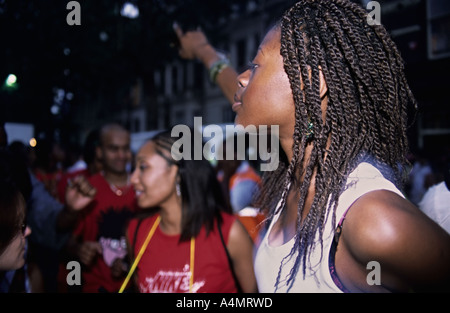 London, UK. Nachtschwärmer auf dem Notting Hill Carnival Stockfoto