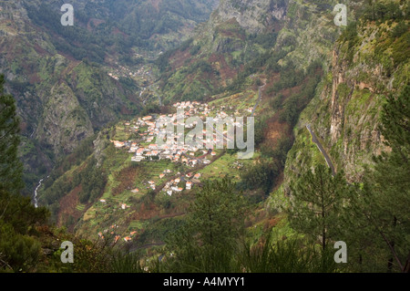 Vogelperspektive von Curral Das Freitas von Eira Serrado, Madeira, Portugal, Europa Stockfoto