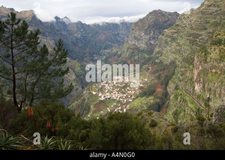 Vogelperspektive von Curral Das Freitas von Eira Serrado, Madeira, Portugal, Europa Stockfoto