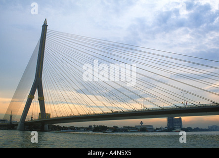 Thailand Bangkok Saphan Phra Ram VIII Rama 8 Brücke über Mae Nam Chao Phraya Stockfoto