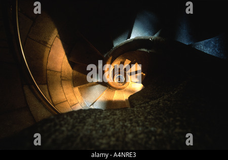 Wendeltreppe im Inneren Expiatori De La Sagrada Familia Kathedrale moderne Architekten Antoni Gaudi in Barcelona Stockfoto