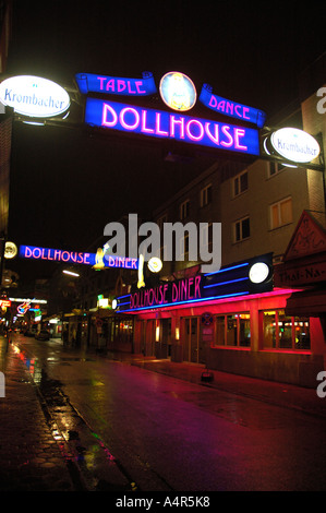 Neon Schilder in Hamburg Rotlicht-Viertel Stockfoto