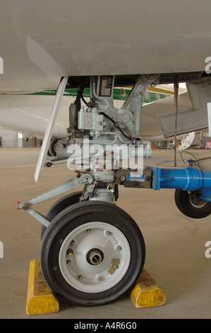 Fahrwerk, Räder eines Flugzeugs, blockiert Stockfoto