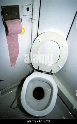 Toilette an Bord ein lokaler Personenzug in Ungarn Stockfoto