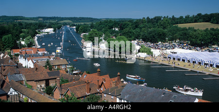 Panoramische Ansicht der Henley Royal Regatta, England. Stockfoto