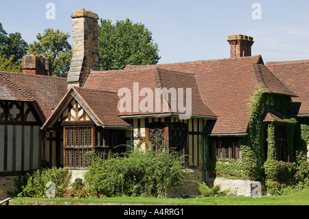 Detailliertes Bild der Tudor Cottages im Dorf im Hever Castle. Nr.Edenbridge, Kent UK Stockfoto