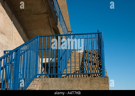 Stufen führen vom Marina Esplanade nach Wellington Crescent East Cliff Ramsgate Kent England Stockfoto