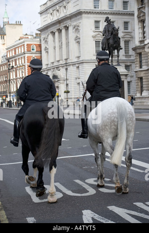 Berittene Polizei Whitehall London England Stockfoto