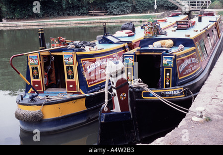 Schmale Boote bei Dundas Kennet und Avon Kanal, Somerset, England UK Stockfoto