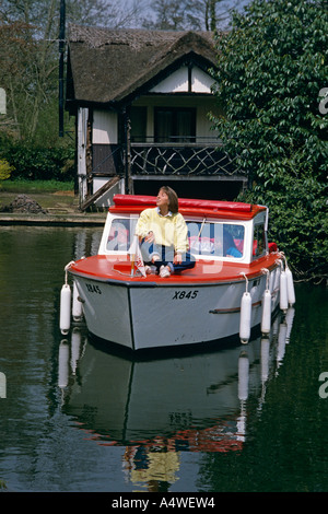 Bootfahren auf der Norfolk Broads, UK Stockfoto