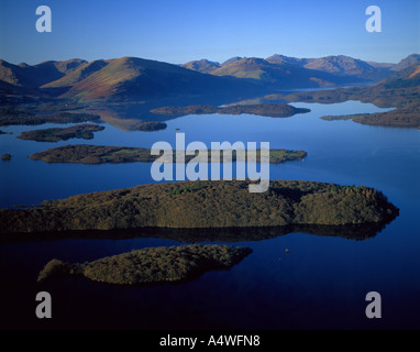 Inseln von Loch Lomond, Schottland Luftbild Stockfoto