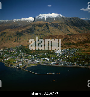 Fort William unter Schnee begrenzt Ben Nevis Schottland Luftbild Stockfoto