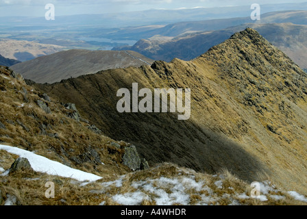 Striding Edge, Lakelandpoeten, im Winter. Nationalpark Lake District, Cumbria, England, Großbritannien, Europa. Stockfoto