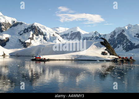 Lemaire-Kanal, steilen einseitige Kanal zwischen Booth Island und der antarktischen Halbinsel genannt häufig "Kodak Alley"! Stockfoto