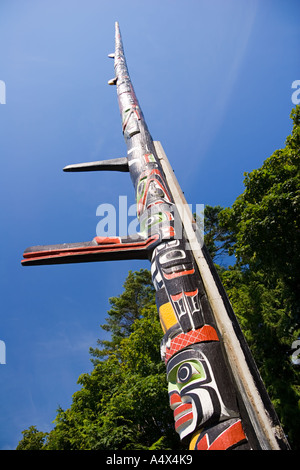 Höchste Totempfahl der Welt - 1956, Beacon Hill Park, Victoria, Vancouver Island, British Columbia, Kanada Stockfoto