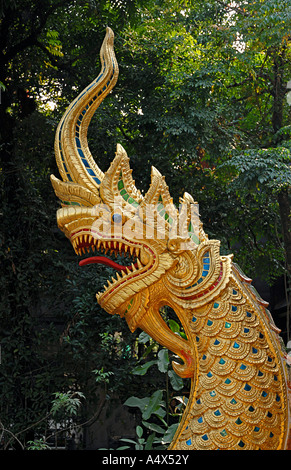 Goldene Singha-Skulpturen im Wat Phra Singh Chiang Rai goldenen Dreieck Nordthailand Stockfoto