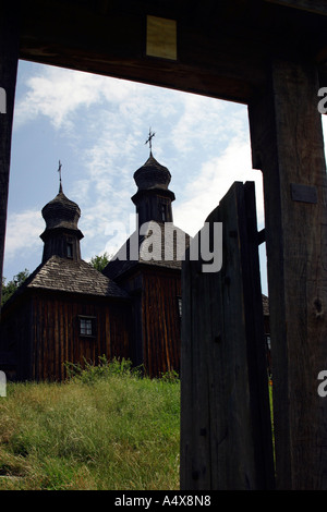 Ukraine, Kiew, 2002. Hölzerne Kirche Pirogowo Volkskundemuseum Stockfoto