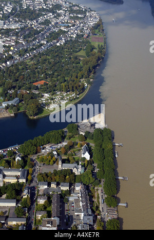 Diese Luftaufnahme zeigt dem Deutschen Eck in Koblenz, Rheinland-Pfalz, Deutschland. Stockfoto