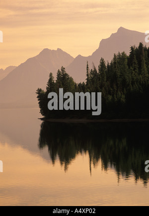 Frühmorgens am Lake McDonald reflektieren die Livingston Range Glacier Nationalpark Montana USA Stockfoto