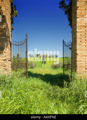 Tor zur Villa in der Toskana-Italien-Europa Stockfoto