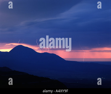 USA - COLORADO: Gewitter über schlafende Ute Berg Stockfoto