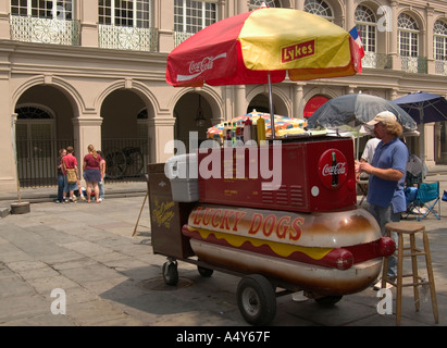 Essen und Hot Dog Verkäufer auf Straße New Orleans LA USA zu verkaufen Stockfoto