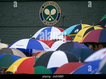 Wimbledon Tennis Regen Regen Regenschirm Regenschirm Stockfoto