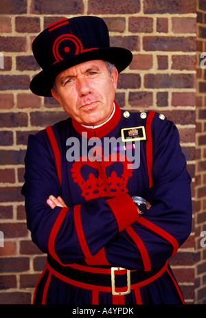 1, 1, Yeoman Warder, Beefeater, Queen's Royal Guard, der Tower von London, Hauptstadt, Stadt, London, England, Großbritannien, Großbritannien, Europa Stockfoto