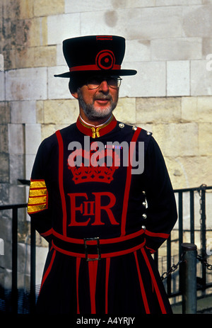 1, 1, Yeoman Warder, Beefeater, Queen's Royal Guard, der Tower von London, Hauptstadt, Stadt, London, England, Großbritannien, Großbritannien, Europa Stockfoto