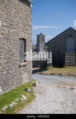Blick auf Lundy-Dorf und St. Helena Kirche auf Lundy Island Stockfoto