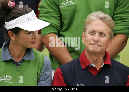 Catherine Zeta-Jones und Michael Douglas. Foto von Matt Cardy 2005 + 44 (0) 7769654194 mattcardy@btinternet.com Stockfoto
