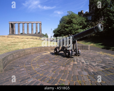 Carlton Hill Cannon und die Spalten der unvollständige National Monument 1822 über Edinburgh Schottland Großbritannien Stockfoto