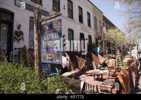 Outdoor-Display von Gewebe waren im Shop an der 7th Street in der Nähe von osteuropäischen Markt Washington DC USA Stockfoto