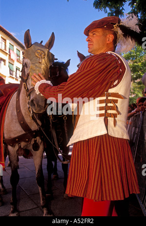 Spanier, Spanisch, Mann, erwachsener Mann, Schauspieler, Festival, der Plaza Mayor, Hauptstadt der Provinz Segovia, Madrid, Kastilien und Leon, Spanien, Europa Stockfoto