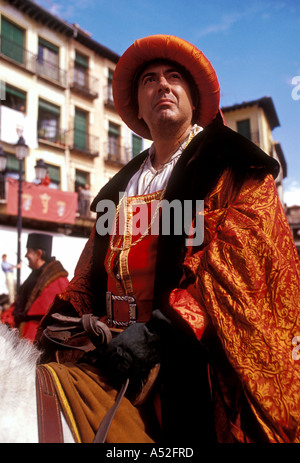 1, 1, Spanier, Spanisch, Mann, erwachsener Mann, auf dem Pferderücken, Festival, Plaza Mayor, Hauptstadt der Provinz Segovia, Madrid, Kastilien und Leon, Spanien Stockfoto