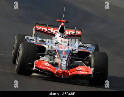 Fernando Alonso (ESP) im McLaren-Mercedes MP4-22 Rennwagen während der Formel-1-Tests Sitzungen im Februar 2007 Stockfoto