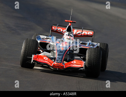 Fernando Alonso (ESP) im McLaren-Mercedes MP4-22 Rennwagen während der Formel-1-Tests Sitzungen im Februar 2007 Stockfoto
