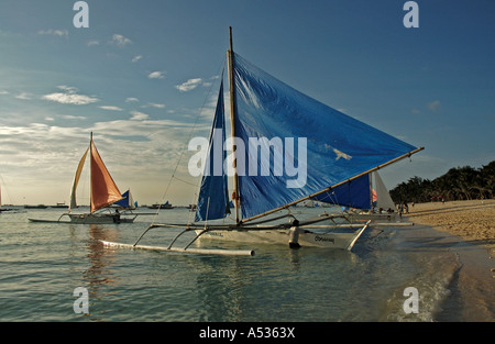 Traditionellen Segelboot genannt Banca in Boracay Philippinen 2006 keine Freigabe Stockfoto