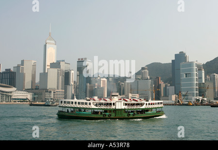 Fähre zwischen Kowloon und Hong Kong Island Reisen in china Stockfoto